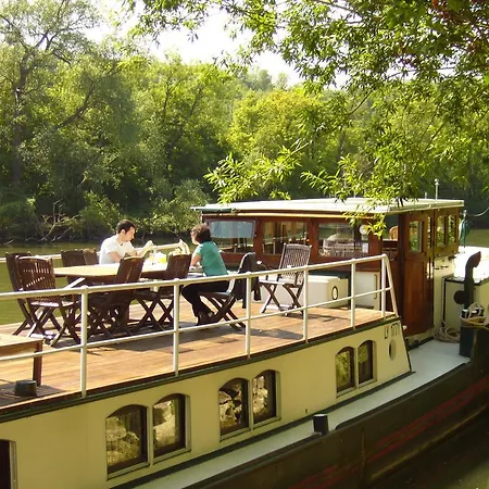 Botel Bateau Adriana Chantilly