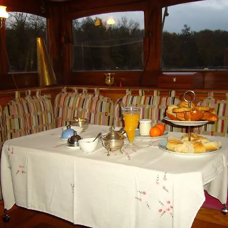 Bateau Adriana