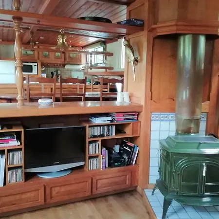Bateau Adriana بوتيل *