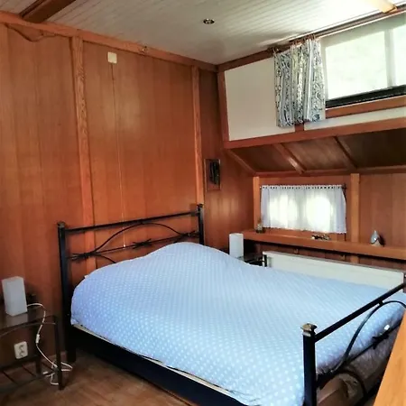 Bateau Adriana * شانتييّي